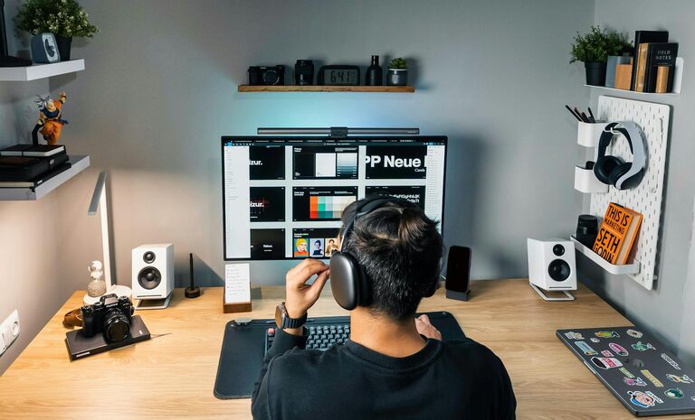 Create a Productive Home Workspace That Boosts Focus and Comfort